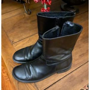 Harold Powell Black Leather Side Zipper 9.5 Boots-Excellent Condition!!